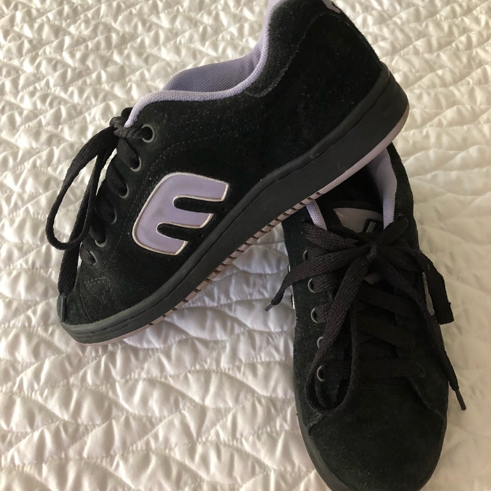 Lavender and Black Etnies Skate Shoes